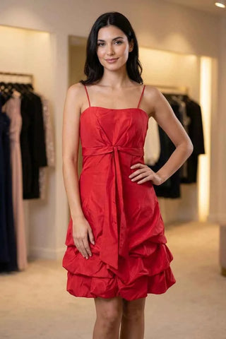 Elegancka Czerwona Sukienka Koktajlowa z Wiązaniem