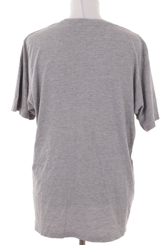 Męski szary t-shirt z nadrukiem vintage